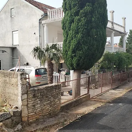 Apartman Robi *